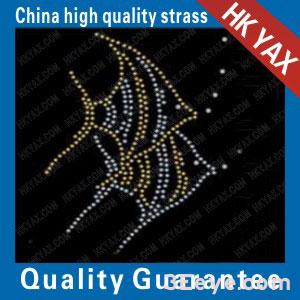 Two triangular fish made up of golden and transparent rhine stone in motion design motifs of rhine stone hot fix