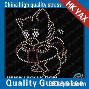 A cartoon cat that walks upright with both hands wrapped around its body design motifs of rhine stone hot fix